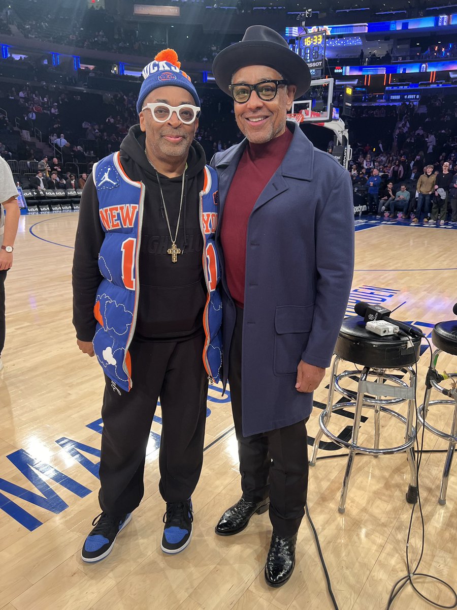 quiethandfilms's tweet photo. My dear friend it’s like old times hanging with you! Truly loved hanging with you at the @nyknicks game!!! Sweet! Never skipping a beat! LOVE! https://t.co/3UElk9WeLR
