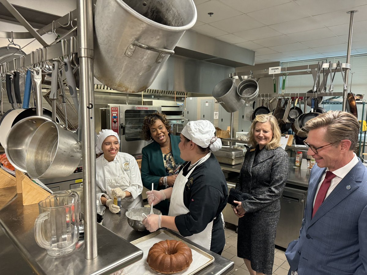egmackey's tweet photo. Students from the Carver High School Culinary Program prepared a delicious lunch for #ALBOE Members and several members of the Legislature — these students are learning skills and techniques for the hospitality industry #careertech #cte https://t.co/SSH9waE9mR