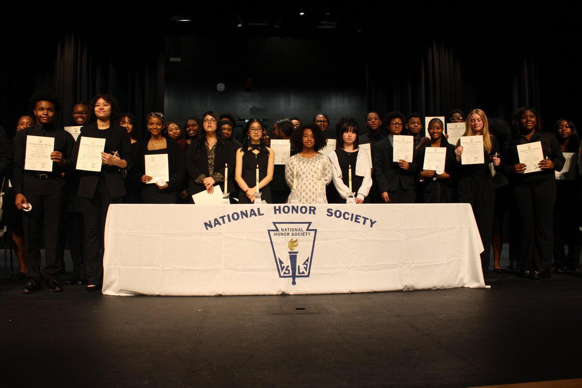 GlobalImpactAc1's tweet photo. A huge shoutout to our National Honor Society Chapter, on their new member induction! They inducted over 30 new inductees! Congratulations, RoBees! You are the standard for academic excellence at GIA! @FultonCoSchools https://t.co/Tl7wlQi4RT