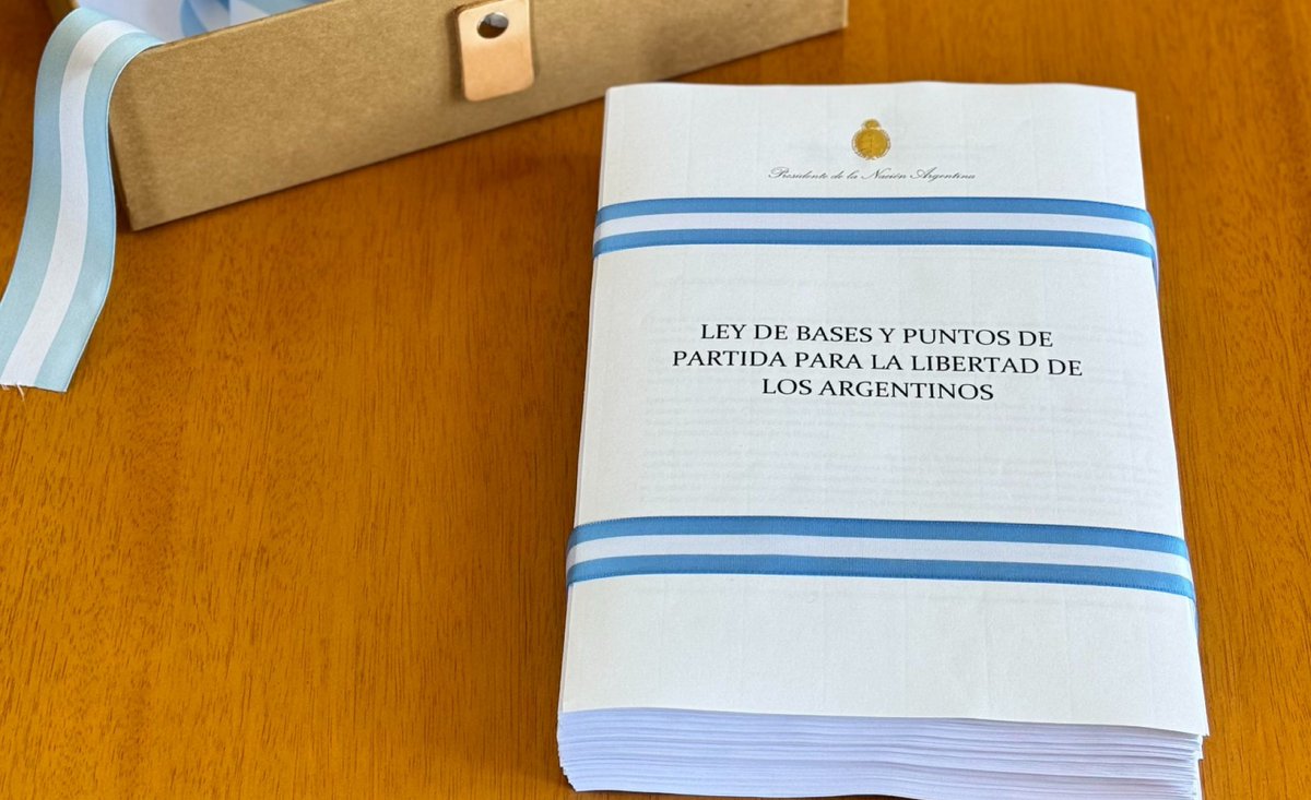 noticiasdel6's tweet image. El oficialismo no logrará que la #LeyBases sea votada en general antes de la #medianoche, debido a la extensa lista de oradores anotados para hablar en el recinto, pasará a un #cuarto intermedio a las 12 horas del jueves