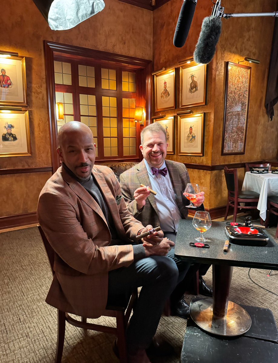 Behind-the-scenes with Sean Williams and me at the filming of our Master Class series at Club Macanudo. What pairings do you enjoy with bourbon? Tweet back a a share @Sean_Cigar @cohiba #bourbon #whiskey #cigars #NYC #masterclass #drinks #happyhour