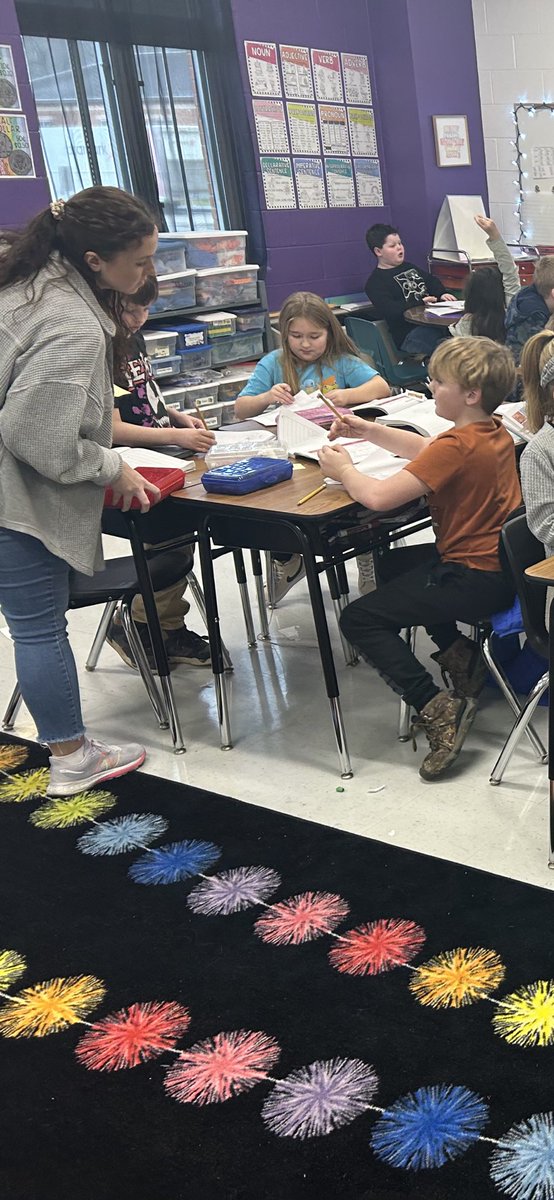 RodburnElem's tweet photo. ๐ฆ Through EL Education our kiddos in 2nd grade have been exploring paleontologists! These students started their narratives this week! #BuildingKnowledge https://t.co/b9o4XWCuI9