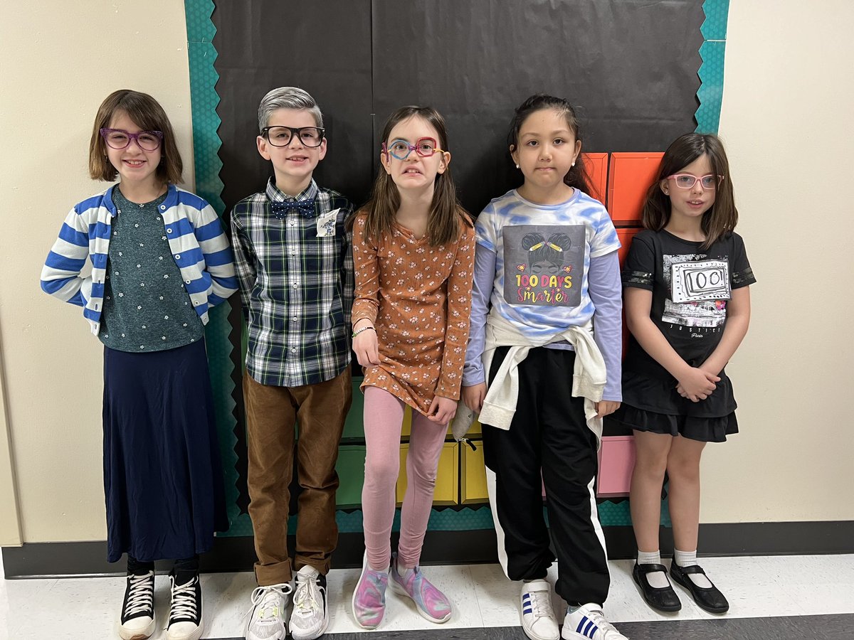 Dooley2nd's tweet photo. Celebrating 100 days of school! 
#DooleyGameOn https://t.co/Mt1IMpYgzk