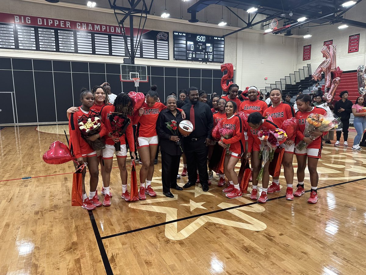 RTHSActivities's tweet photo. Great Senior Night for @RichTownshipHS @RTHSGBBALL coach Jonnie Bass celebrates 200th Career Win https://t.co/IQWaYxZpT5