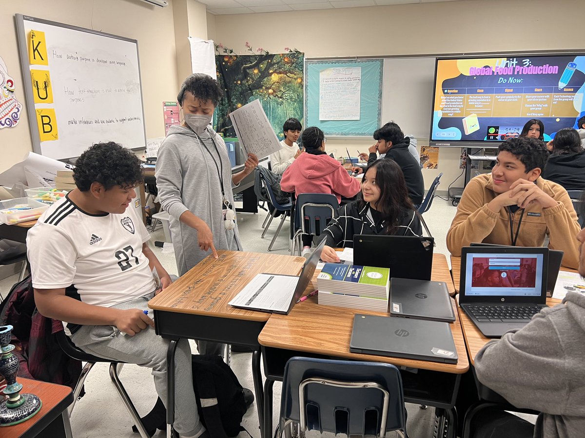 DrEMJaime89's tweet image. Our amazing SHABE ESL Teacher of the Year, Ms. Lett at @Ike9_AISD using @EllevationEd QSSSA and Sentence Stem strategies in her classroom! @Darrell88Ross #MyAldine #MiAldine #Ellevation #QSSSA #SentenceStems #SwoopSwoop