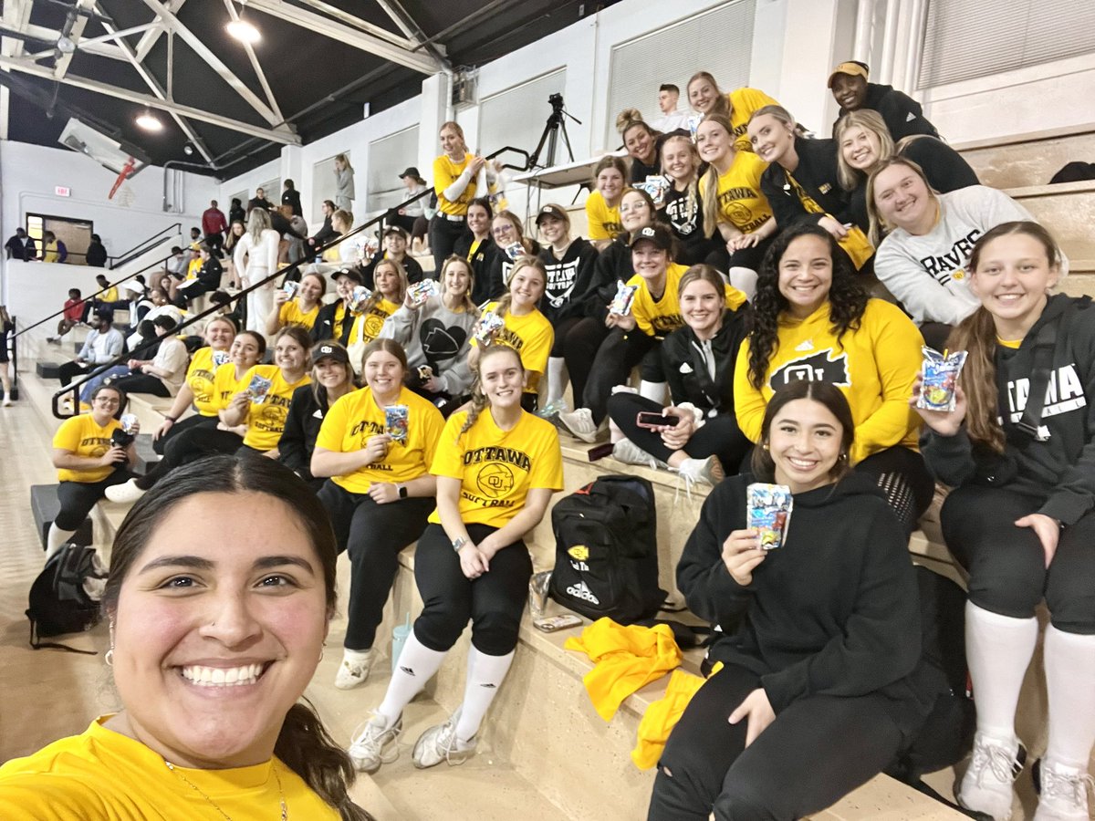 We’re JUICED 🆙 to support <a href="/OUBravesWBB/">Ottawa Women's Basketball</a> tonight! 🧃🏀

Thank you for the goodie bags!💛

#BravesSupportBraves
