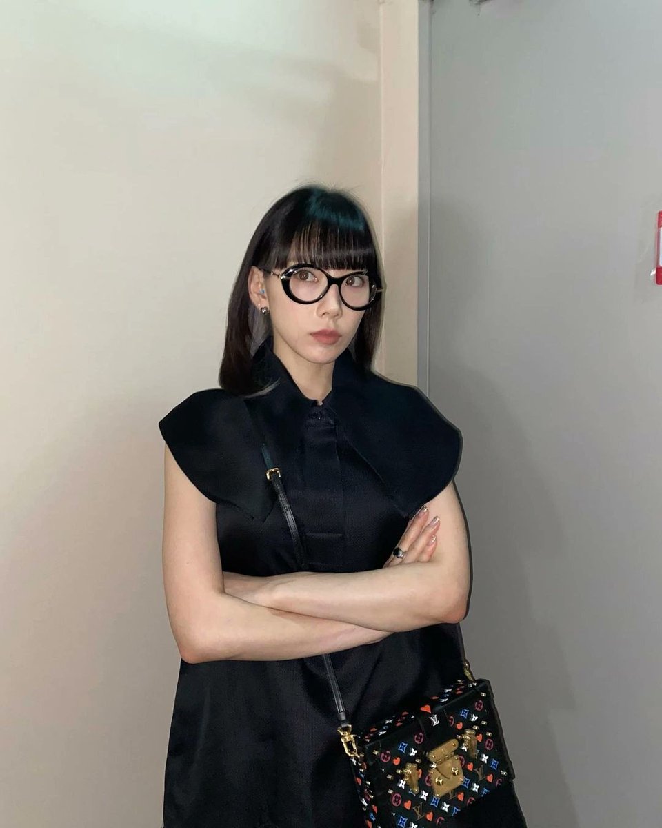 softlydiary's tweet photo. estoy casi que estirando la pata but i #𝐰ānna𝕓ᥱ·酷小孩 junto a mis personas favoritas en el universo y, con ello, salir a ⁦#𝐩ā𝕚nt那个𝐭o͜͡wn como si no fuese penado por la ley ☝️🏻 todo sea por celebrar este ⁦#āmor𝐭ᥱnt𝕚a·𝕕b como dios manda, claro que sí. https://t.co/bCeJWiZAqG