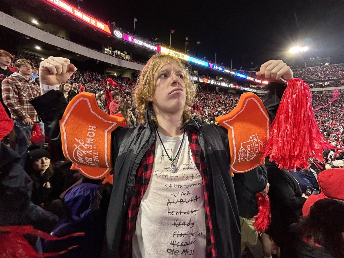 beastmodeb3ast's tweet photo. Nothing is more fun than a @GeorgiaFootball game #GoDawgs #BEER #BEERTWT #ILOVEBEER #BEEEER https://t.co/3psm9C7Ro4
