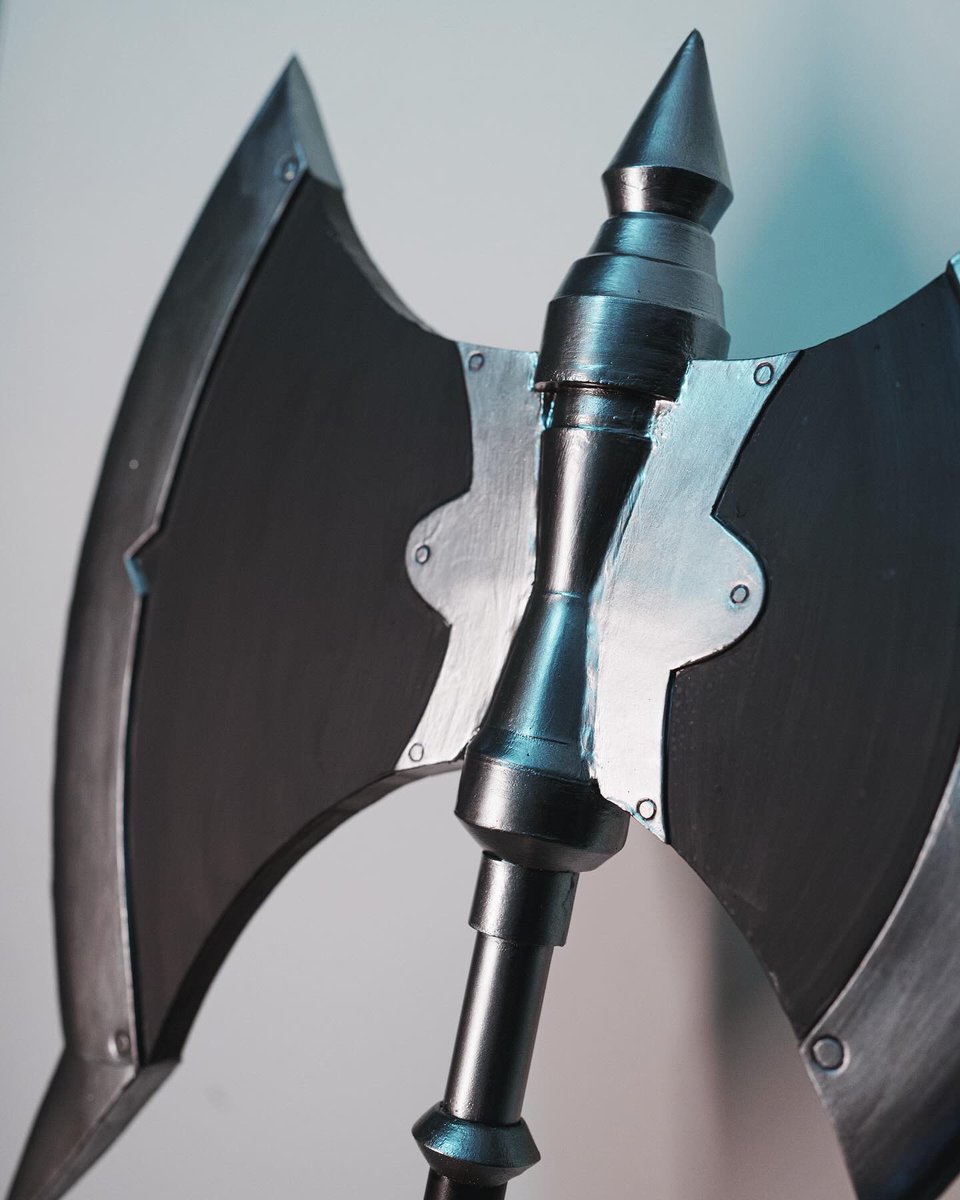 FutariCosplay's tweet photo. Finished my Stark Axe from Frieren! #frieren #cosplay #foam https://t.co/R7NgBIMotA