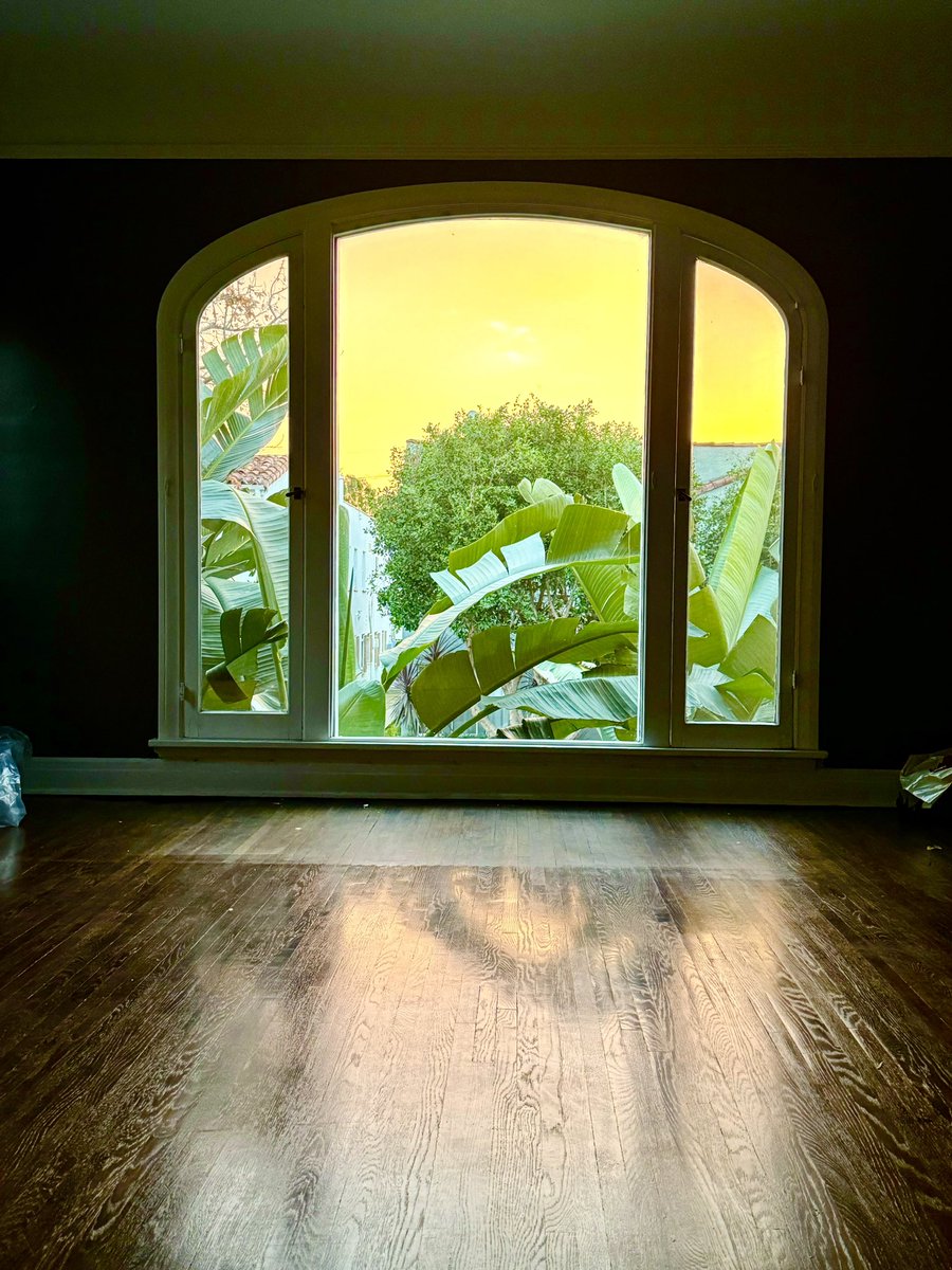 spent my last night in LA: apartment is empty, I left at dawn, chapter done. It was a sweet one; thanks to the AR House, T Parisi, Women in XR: it was e beautiful run!