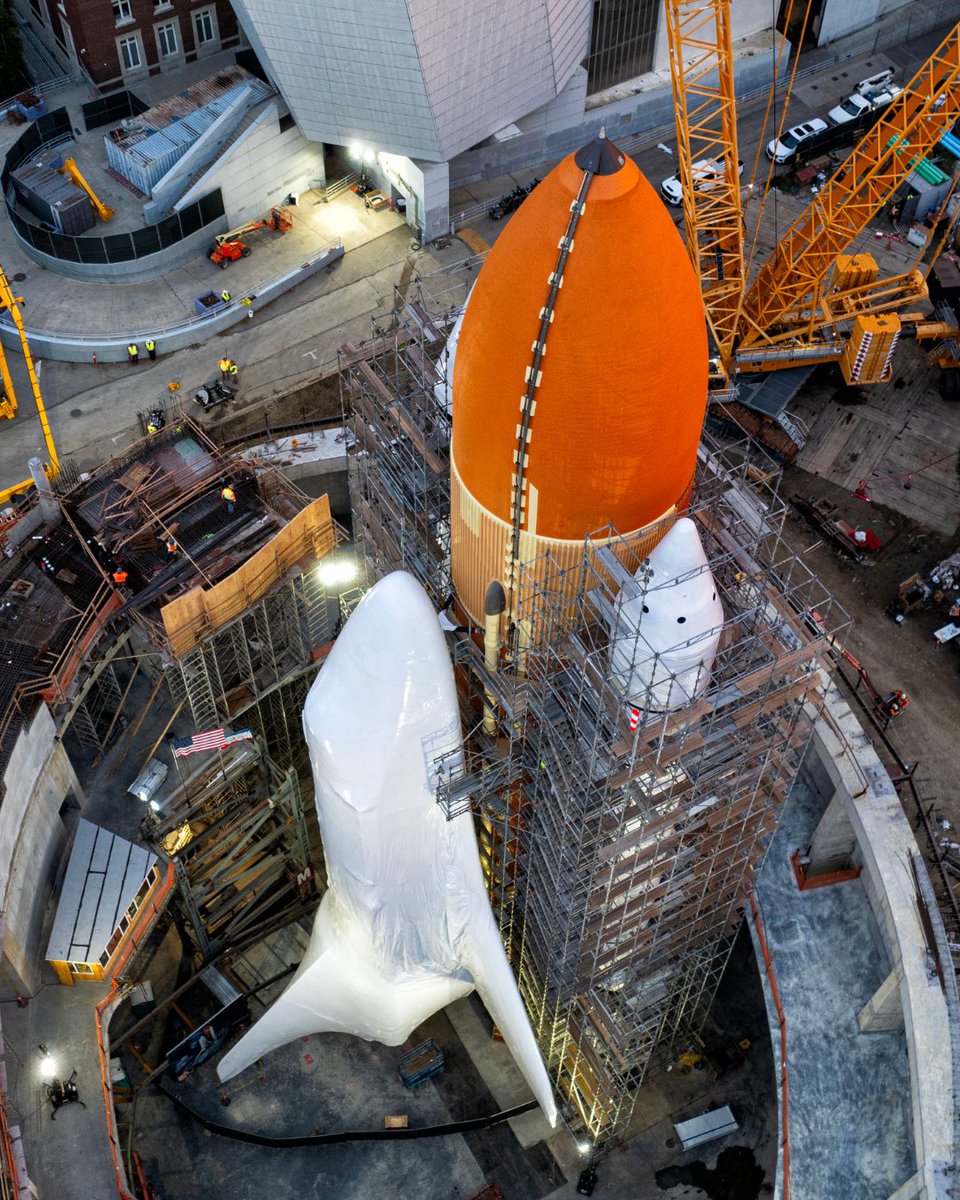 Endeavour points to stars once more 🚀✨
The Science Center has completed the world’s only authentic, ready-to-launch space shuttle system display. Endeavour's installation in the Samuel Oschin Air and Space Center is the grand finale of the unprecedented Go for Stack process.