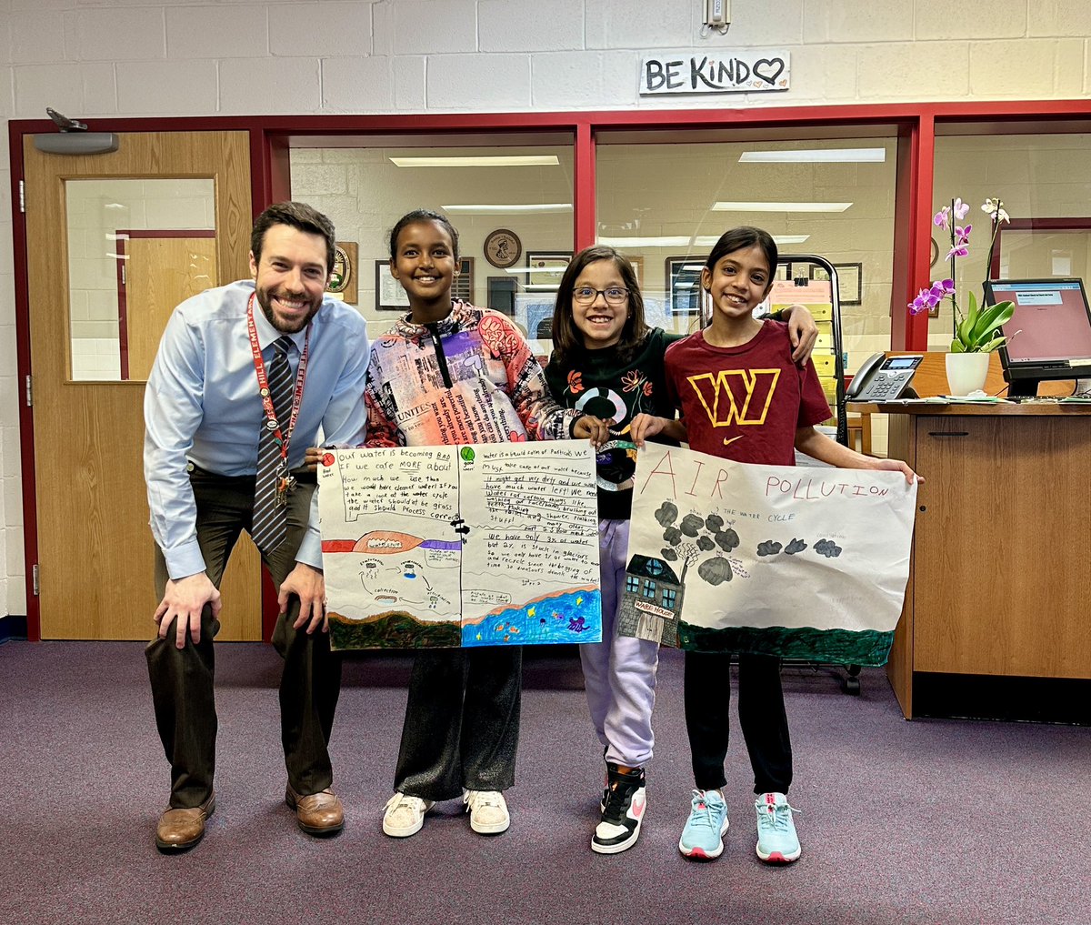 Nick Zapadka (@drzapadka) on Twitter photo Always excited to be an authentic audience! Loved that our third graders were interested in enhancing their content and presentation through a good feedback discussion. Thanks for the opportunity <a href="/MsCurranGr3AAP/">Jessica Curran</a>!
#FHHighlights <a href="/FreedomHillES/">Freedom Hill ES</a> Always excited to be an authentic audience! Loved that our third graders were interested in enhancing their content and presentation through a good feedback discussion. Thanks for the opportunity <a href="/MsCurranGr3AAP/">Jessica Curran</a>!
#FHHighlights <a href="/FreedomHillES/">Freedom Hill ES</a>