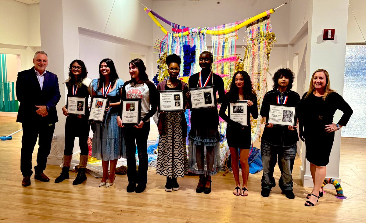 Congratulations to all the students who showcased their talents in the Superintendent’s Advanced Placement Studio Art Exhibition! Your creativity and hard work truly shine. 🎨👏 #ArtExhibition #APStudioArt <a href="/browardschools/">Broward Schools</a> <a href="/SuptlicataP/">Peter B. Licata</a>