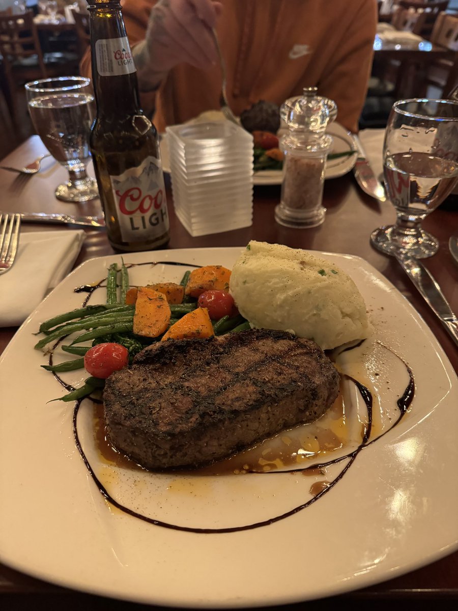 Cheers to $JUP 🍻

Dinner with <a href="/leonardnftpage/">Solana Leonard ✘</a> 

🎁 $SOL to 1 Person! 

Just RT + Like + Follow 

Reply when done✅