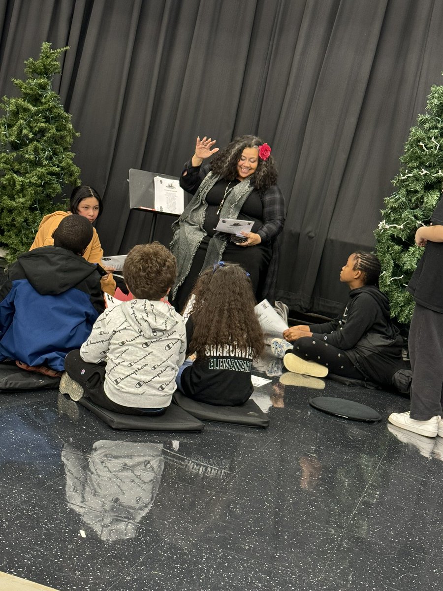 HeirJordanK5's tweet photo. SUCCESS!!! Thank you to my Literacy Committee for such an amazing event! We sang, fished, ate, and of course we READ!!! #SHElem #AAGV @PCSDViking  @LittleVikes https://t.co/nfYdiTnh8Q