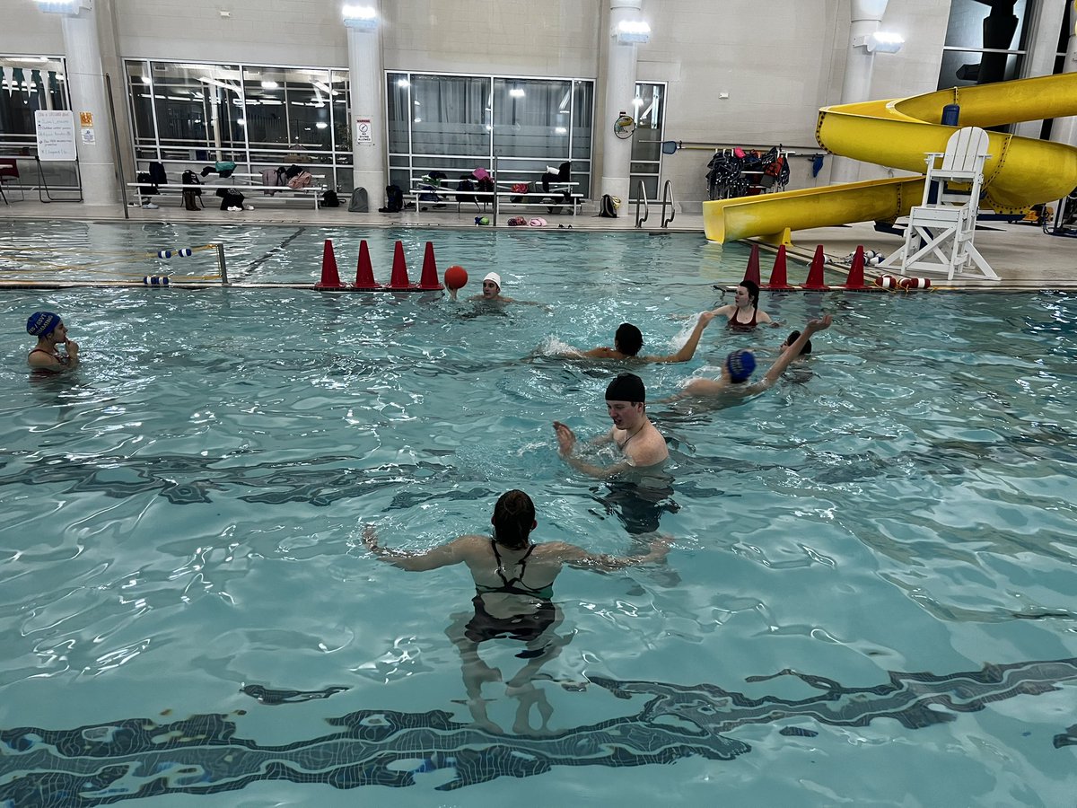 SwimRHS_SSVT's tweet photo. End of the season tradition 🏊🏊‍♂️🏊‍♀️ Water Polo https://t.co/mhrFcOesqX