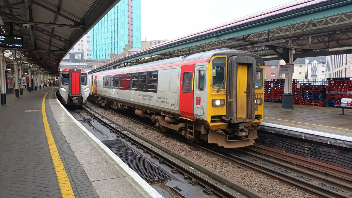 Pulsarnix's tweet photo. I've had a great couple of days in #Cardiff and #Swansea. Hopefully, I'll be back later in the year to explore the Valley lines and maybe the Heart of Wales line. Great to see the see the old stock running alongside the new.
#class197 
#class153 
#class150 
#class231
#class67 https://t.co/nV6grAVGYG