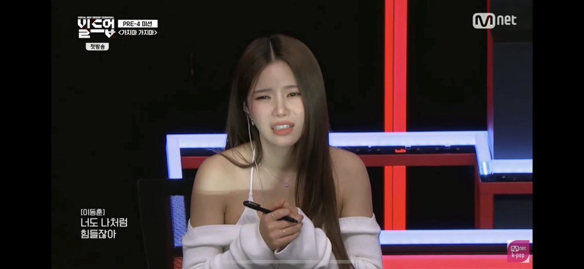 yatosgodcomplex's tweet photo. you know you're EATING when you're singing in a room full of singers &amp; they all look like this &amp; i mean that 100% unironically https://t.co/ySi1rsRK8M