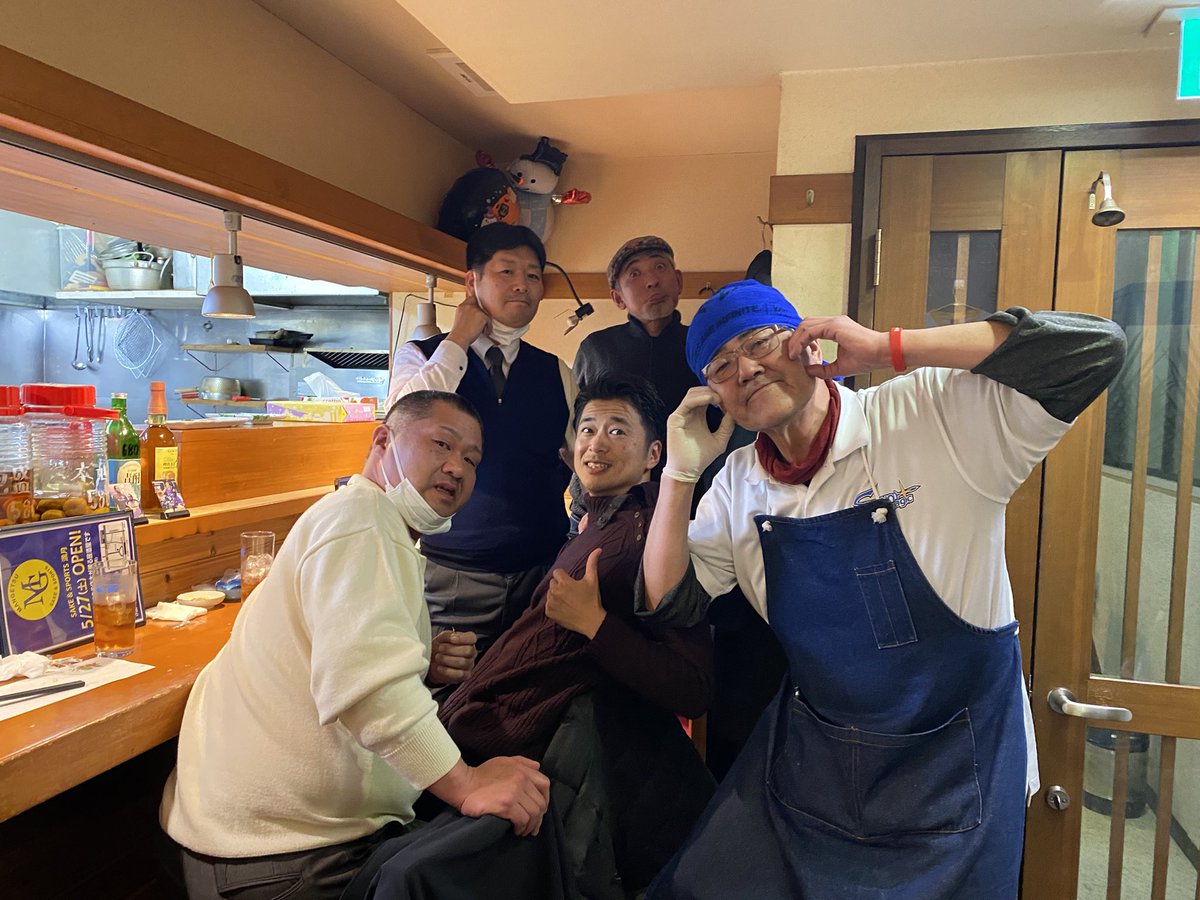 kaz390531's tweet image. 弾丸日帰り満月ツアー🌕
今後ともよろしく٩(ˊᗜˋ*)و
 #東大阪大学柏原高校
 #バスケットボール部
 #fastbreakers