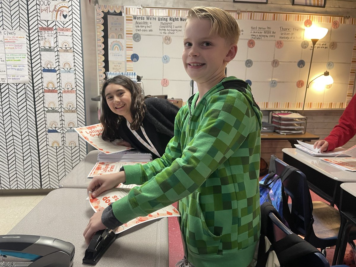 GFESWildcats's tweet photo. Student Council working hard on their first fundraiser- Lollipop Grams! More info coming soon! 🍭💛 #GrowingGreatness https://t.co/gVjRNQh9kf