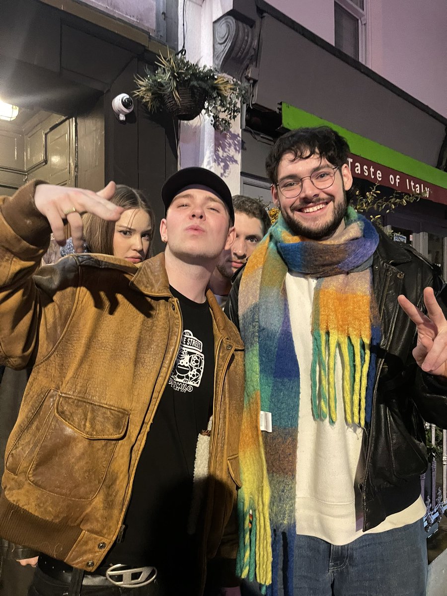 harrynotaverage's tweet image. cannot put into words how proud i am of this guy