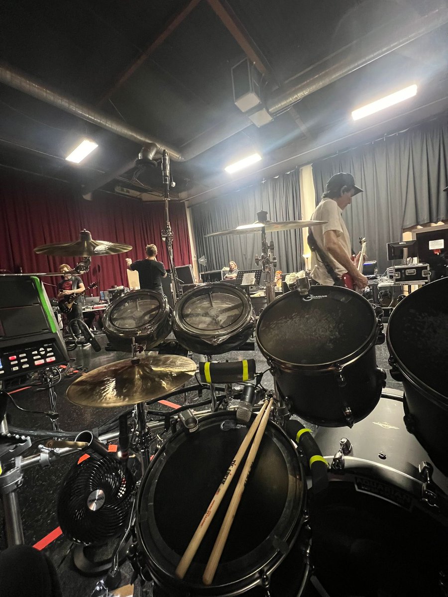 POV: Roger Taylor 🥁