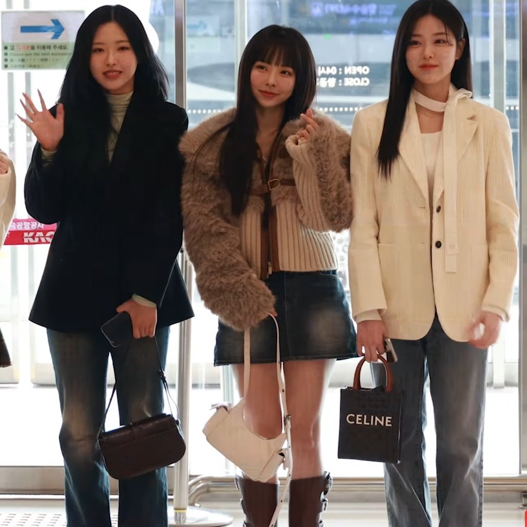 ViVis Outfit for the airport 💕
#ViVi #Loossemble #비비 #루셈블