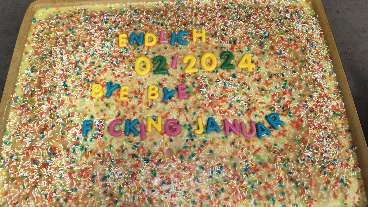 Hmmmmm lecker Kuchen in der Arbeit
...