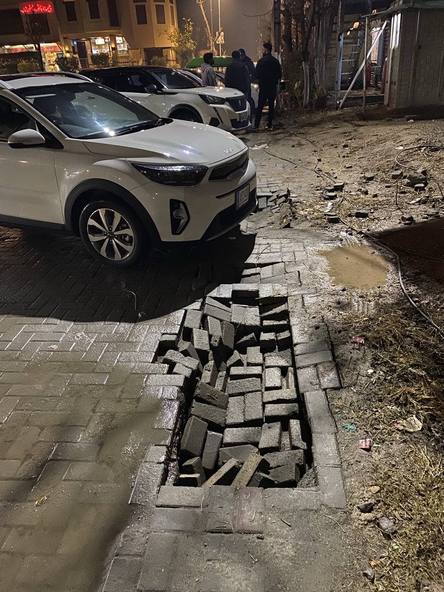 Duk3NUK's tweet photo. After 2 years waiting for ⁦@CDAthecapital⁩ to fix the sewage line in F-11/2, this is what happens a few weeks after the work is completed. I doubt the sewage is leaving the sector. Photos from Tehzeeb parking In Sulaiman Market ⁦@Islamabadies⁩ ⁦@dcislamabad⁩ https://t.co/mCQb1aggFi