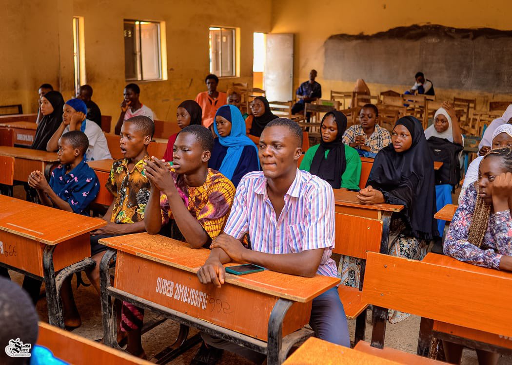 AmbAgboola's tweet photo. 2024.

55 FREE UTME Forms have now been purchased for 55 students to sit for their UTME exams this year and 2 students to sit for their SSCE exams. 

This gesture is in honour of my parents; the late Sulifat Agboola (may her soul rest in peace) and my lovely father Alhaji (Chief) Biliaminu Agboola (may he live long upon the goodness and in sound health). May all the rewards from this act go to my parents.

50 UTME forms for students from Afijio, Atiba, Oyo East and Oyo West.
5 UTME forms for students on the platform of my Oga Gafari Lukumon’s Math in Yorùbá with Lukgaf.

2025; we go bigger.

📸: Akin Àbubakri