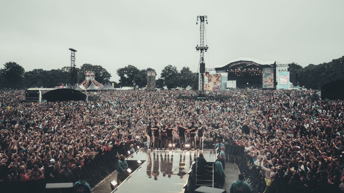 We are back ! <a href="/boulevardesairs/">boulevardesairs</a> de retour en studio et sur scène 🥰🎶