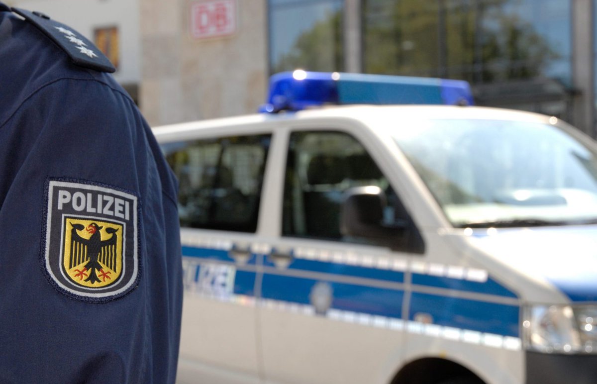 Bundespolizei nimmt gesuchten Totschläger fest cityreport.pnr24-online.de/bundespolizei-… #Blaulicht #BundeslandNordrheinWestfalen #Bundespolizei #Bundesländer
