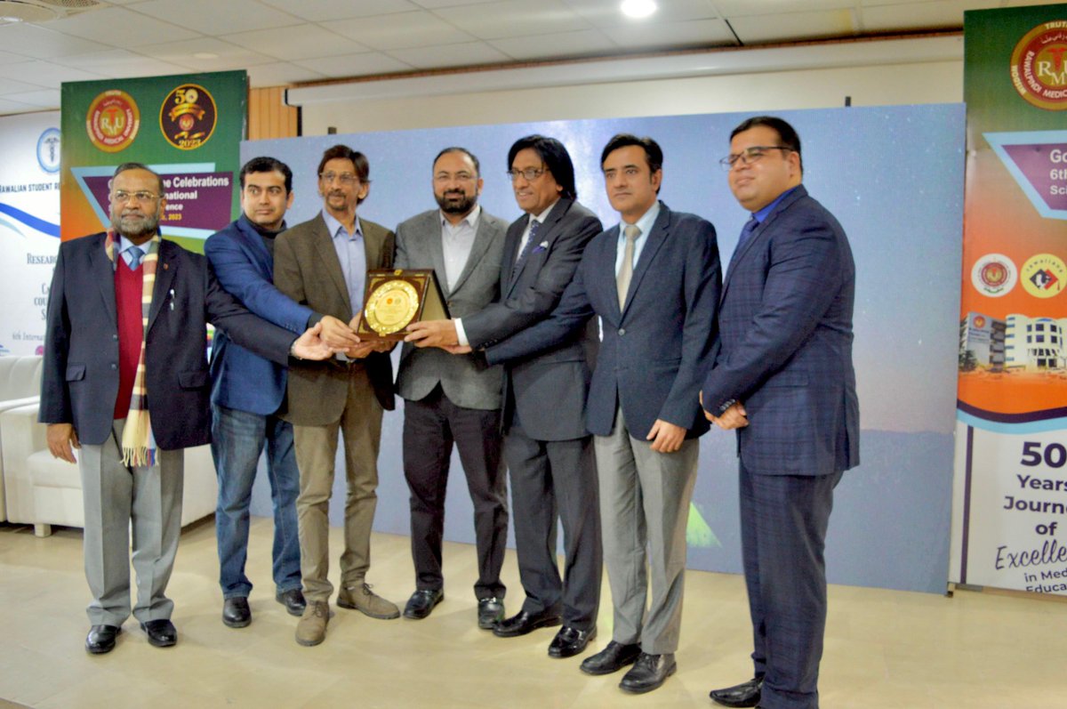 fuislamabad's tweet image. Prof. Dr. Furqan Ahmed Siddiqi, Dean/Principal FUCP, delivered a keynote titled “Innovations in Balance Rehabilitation in The Elderly in Pakistan” on 6th international scientific conference held on 17th-23rd December. 

#FUCP #FUSH #BalanceRehabilation #APPNA #UK #Australia #NZ