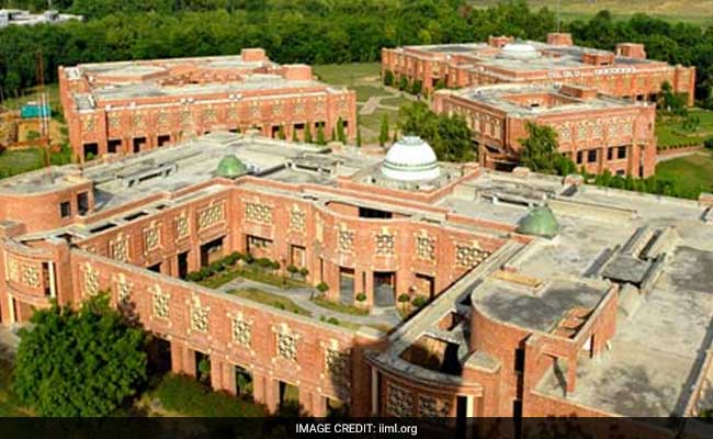 ndtv's tweet photo. IIM Lucknow Reaches Out To Alumni For Help After 72 Students Don't Get Jobs https://t.co/lWVctnGfGr https://t.co/CSTMSIFDwQ