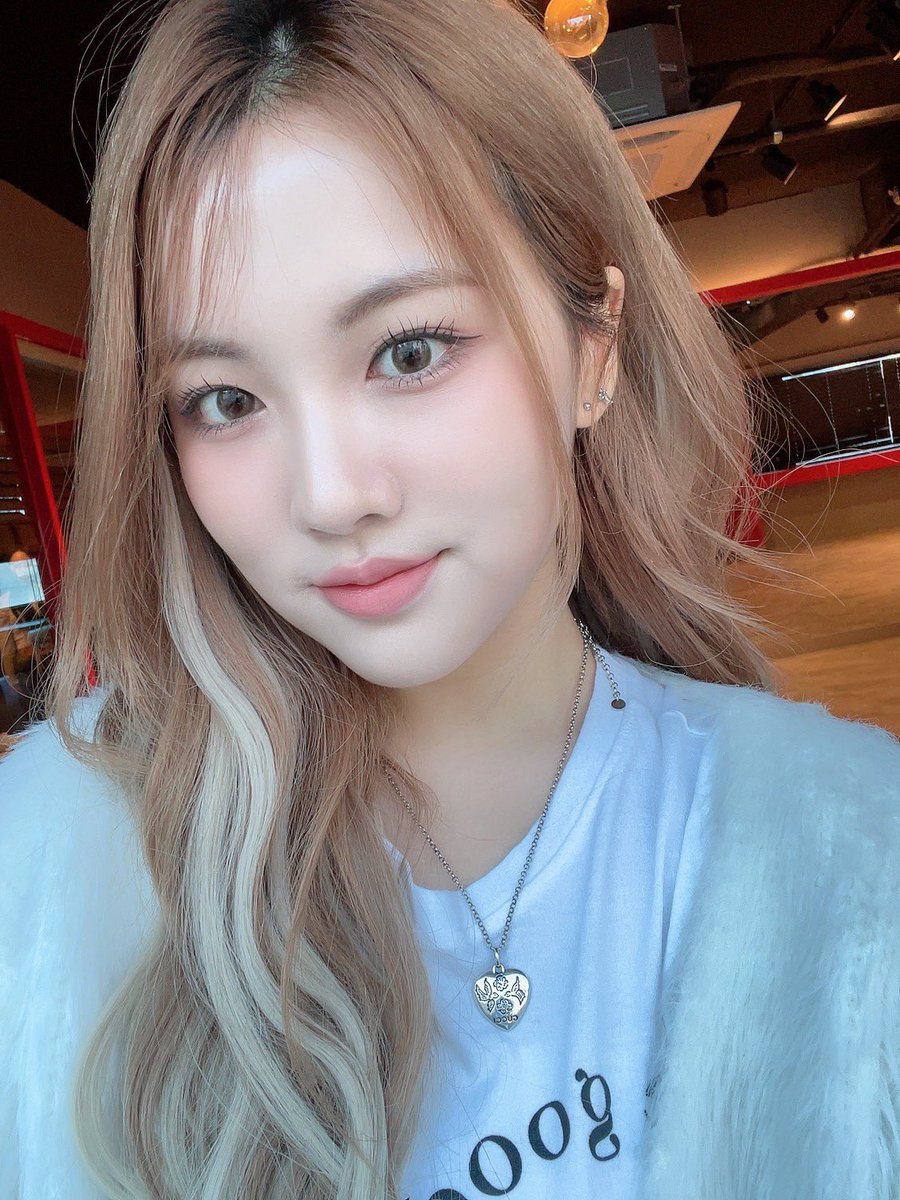 tribedaloca's tweet photo. [#지아🦜]
2월도 잘 부탁해🤍🌠

#트라이비 #TRI_BE #Jia https://t.co/UhYxsZ8yzx