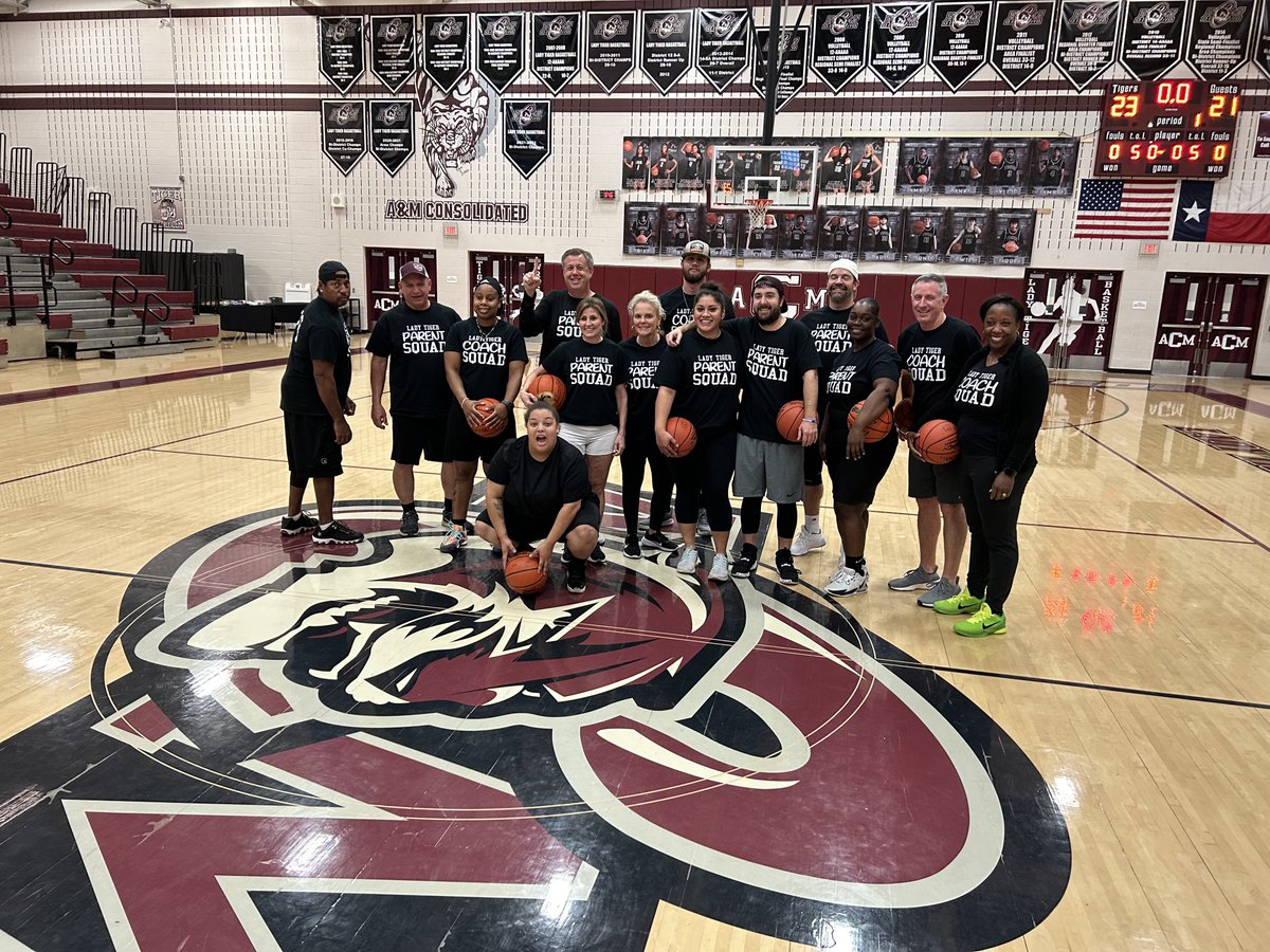 acmladytigerbb's tweet photo. 1st annual parent/coaches vs varsity game was a HUGE success! Lots of laughs, some buckets but even more FUN! Not 2 mention alot of food for the Brazos Valley Food Bank! The winner…Parents/Coaches by 1! @ConsolHS @TheJakeWeese #Service2Others https://t.co/gq7ad2B0Tg