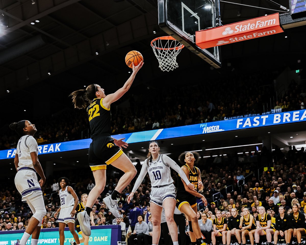 IowaWBB's tweet photo. Another day, another double-double. 

35 pts, 10 ast, 6 reb. 

@CaitlinClark22 x #Hawkeyes https://t.co/dsNz5nRRT6