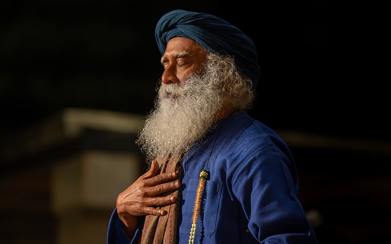 SadhguruJV's tweet photo. Both the beautiful and the terrible things human beings do arise from Emotion. Meditation is a way to ensure that the most wonderful things come out of that. #InnerEngineering #SadhguruQuotes https://t.co/5HiEv0s6gT