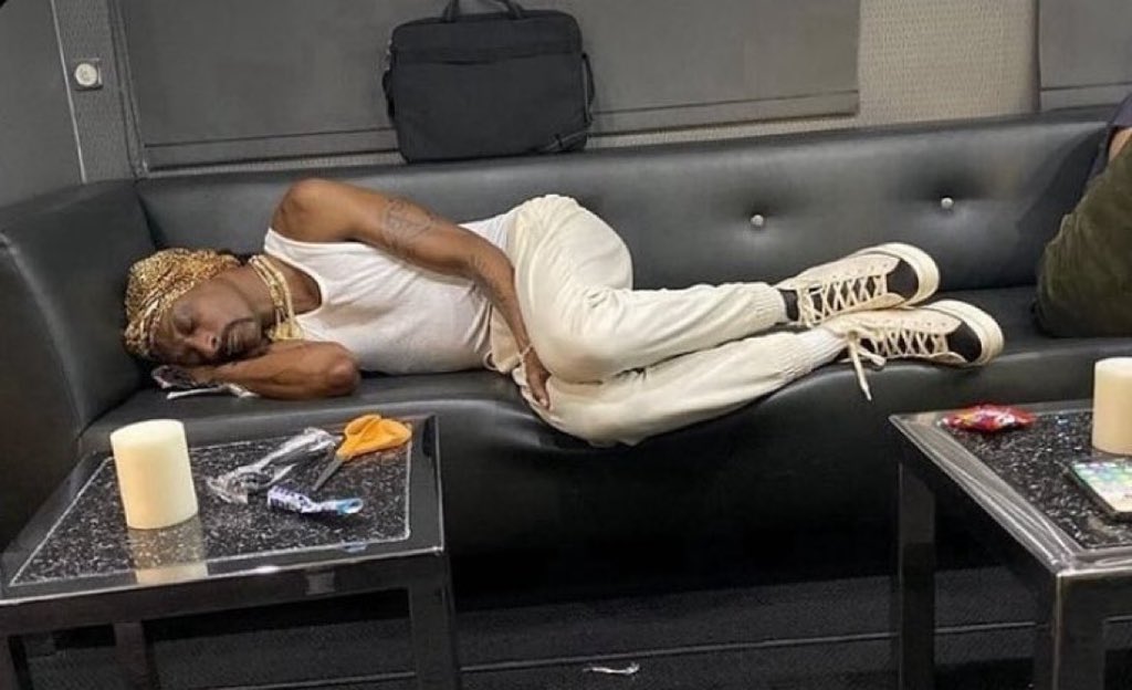 invis4yo's tweet image. Me as soon as I get home from anywhere: