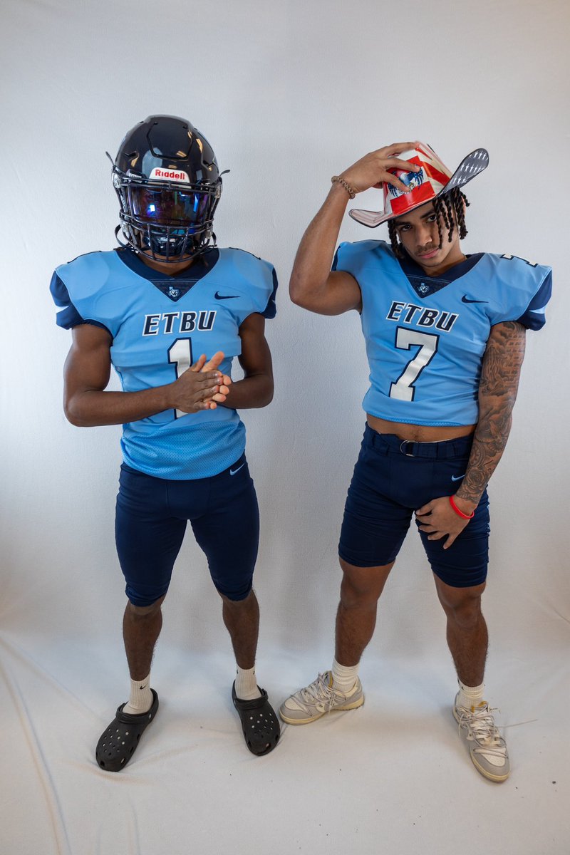 Had a Great OV
<a href="/ETBU_Football/">ETBU Football</a> this weekend the hospitality and experience was amazing thank you to all the coaches for a great time! <a href="/ETBUCoachRu/">Coach Ruzicka</a> <a href="/ETBUCoachQ/">Coach Q</a> @Coach_MasonETBU @ETBUcoachstang <a href="/vehsfootball/">Titan Football</a> @RecruitVicEast <a href="/Nijahrell4/">Nijahrell</a>