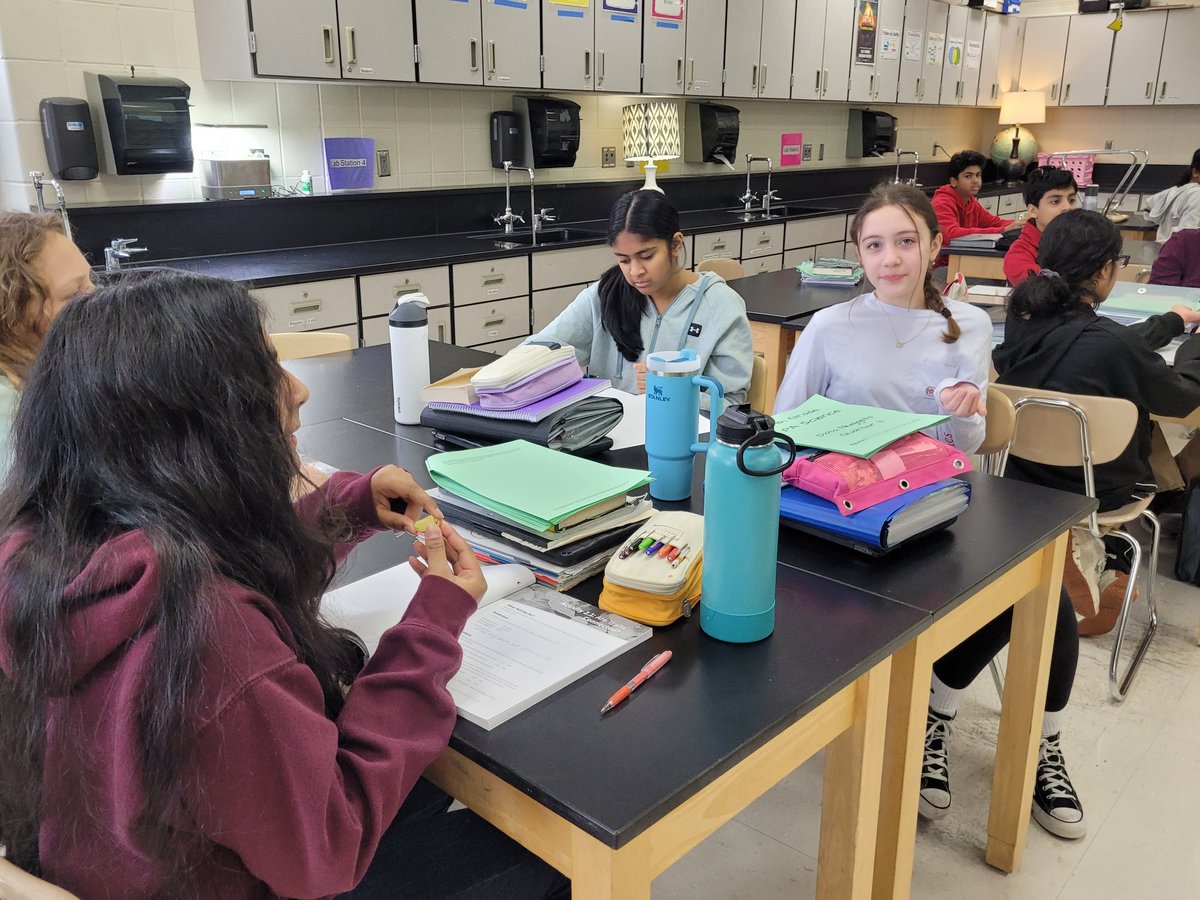 Molly Larson tweet media