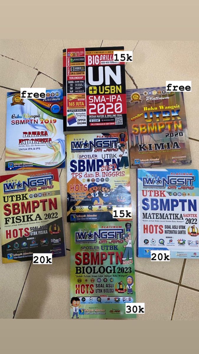 mixueu's tweet photo. preloved buku wangsit 2020 2022 2023

bisa co oren

mostly cuman coretan dikit 

tanya” dm/reply yaah https://t.co/ROZR86qrYr
