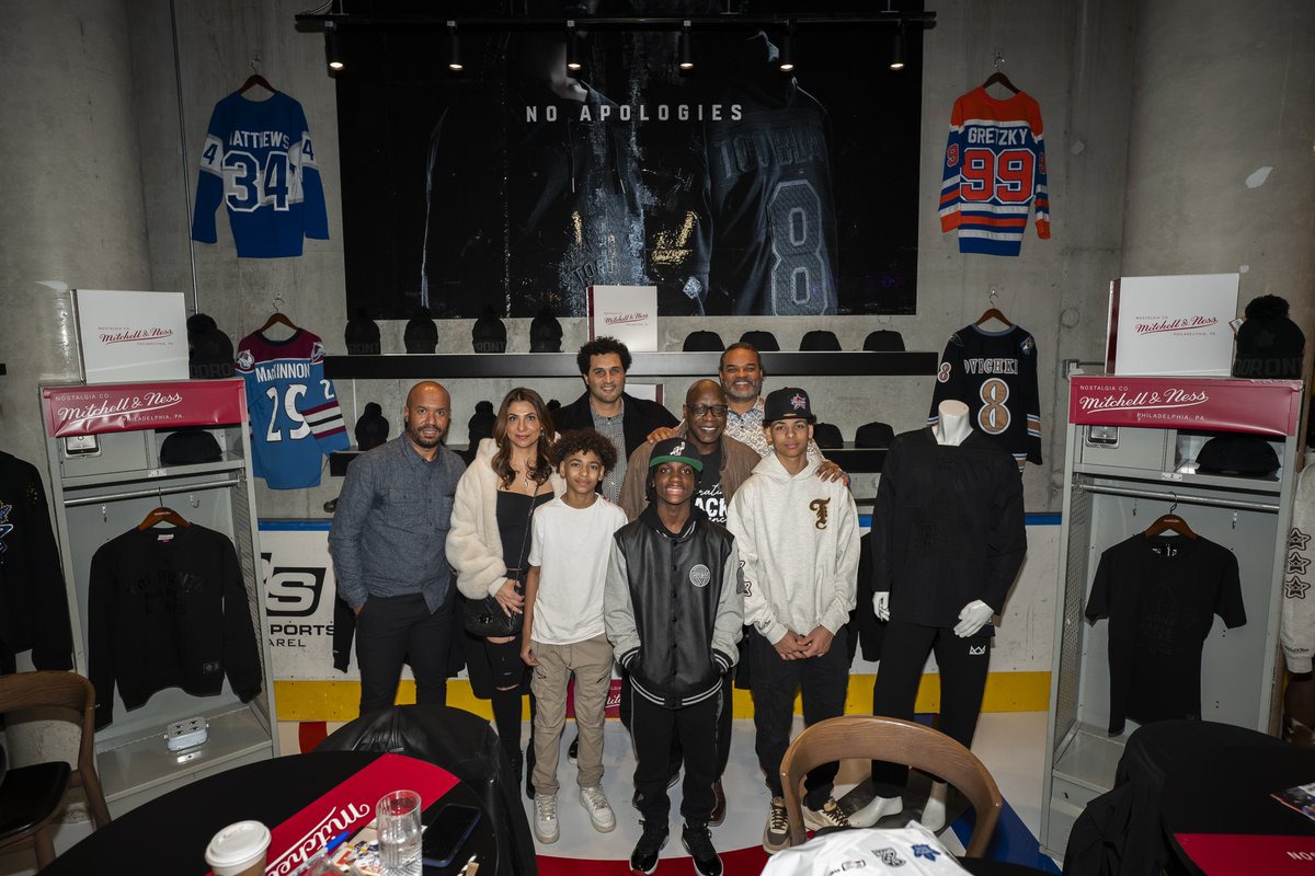MapleLeafs's tweet photo. Great night with great people 🫶

Thanks to everyone who came out to the @tooblackguys &amp; @mitchell_ness pop up at Throne Barbershop! + big shouts to our friends at @HockeyEquality for designing some hats🔥 https://t.co/scb6wIku5O
