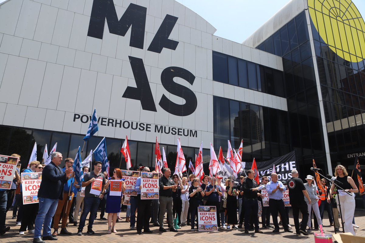 Today we joined our comrades at @psansw to call on the NSW Government to uphold its election promise to preserve the original Powerhouse Museum.