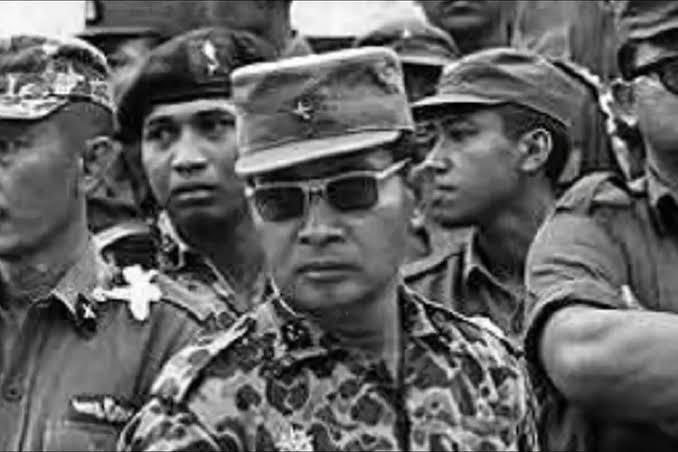 TheStupidLolo's tweet image. #SaldoBudakMudo
#HierarchyOfBusiness
HIERARCHY OF BUSINESS
#HierarchyOfMovieBusiness
HIERARCHY OF MOVIE BUSINESS

Film is Art
#FILMisART
Movie is Business
#MOVIEisBUSINESS

&amp;gt; Infonya memang dr @usembassyjkt. Ya, jalan kaki dari kantor.