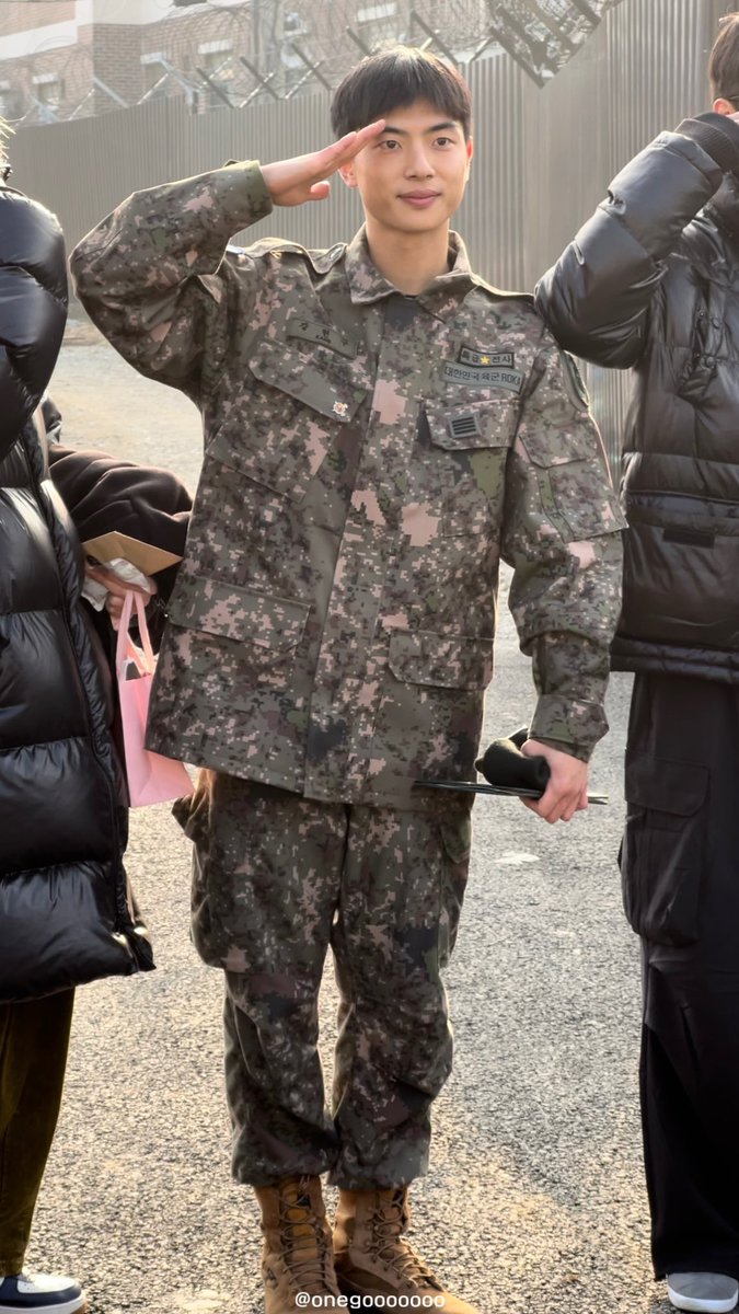수료 전역 경례🫡
현구 고생했더🥺