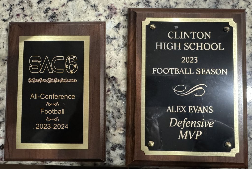 LetitiaEva5's tweet photo. What a year!
All State and DPOY

#AGTG #BlessedAndGrateful #ClintonU #DARKHORSE https://t.co/umRQRENTvl