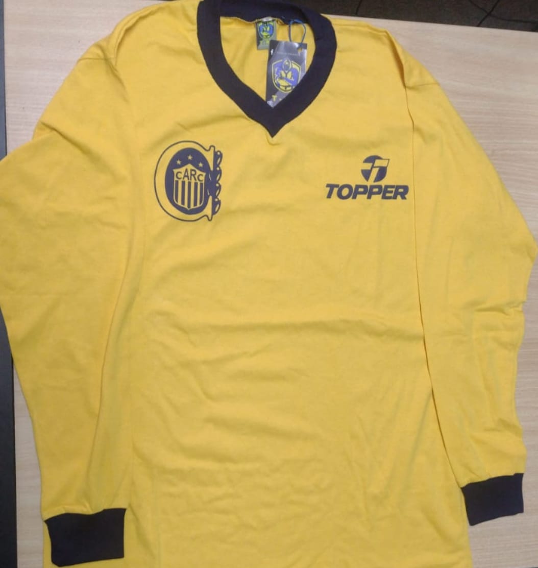 #ATENTI
                                 ¡HAY SORTEO!
Mi amigo Matías me dio esta retro para regalar entre todos ustedes. Tiene cuenta de Instagram, la cual es:  eran.otros.tiempos; les recomiendo que la sigan.
El sábado el ganador/a. Participan haciendo RT y MG a este posteo.