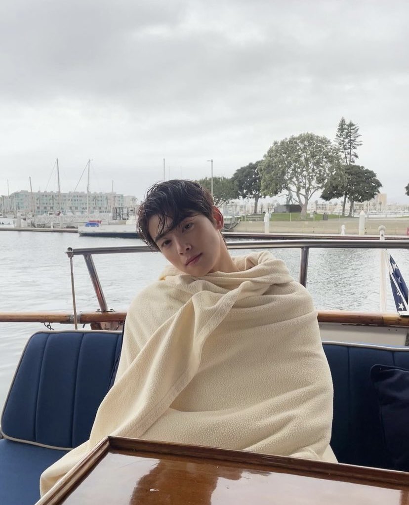 cewpics's tweet photo. LOML https://t.co/fJujfjF3ia