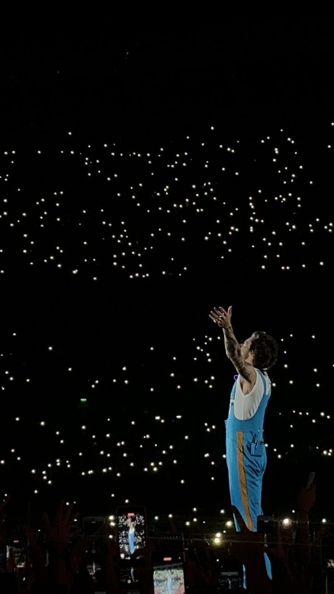 defencelessH_'s tweet photo. Feliz cumpleaños al amor de mi vida harry styles 🤍 https://t.co/Hcqe6hcu6f